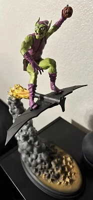 Estátua do Homem-Aranha BOWEN DESIGNS GREEN GOBLIN - Imagem 1 de 4