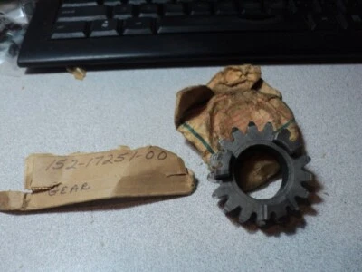 1962-66 YAMAHA YDS2 YDS3  5TH GEAR WHEEL NOS OEM 152-17251-00 - Изображение 1 из 4