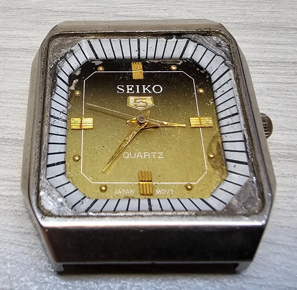 Reloj de pulsera de cuarzo vintage reloj de cuarzo para hombre solo para piezas - Imagen 1 de 4