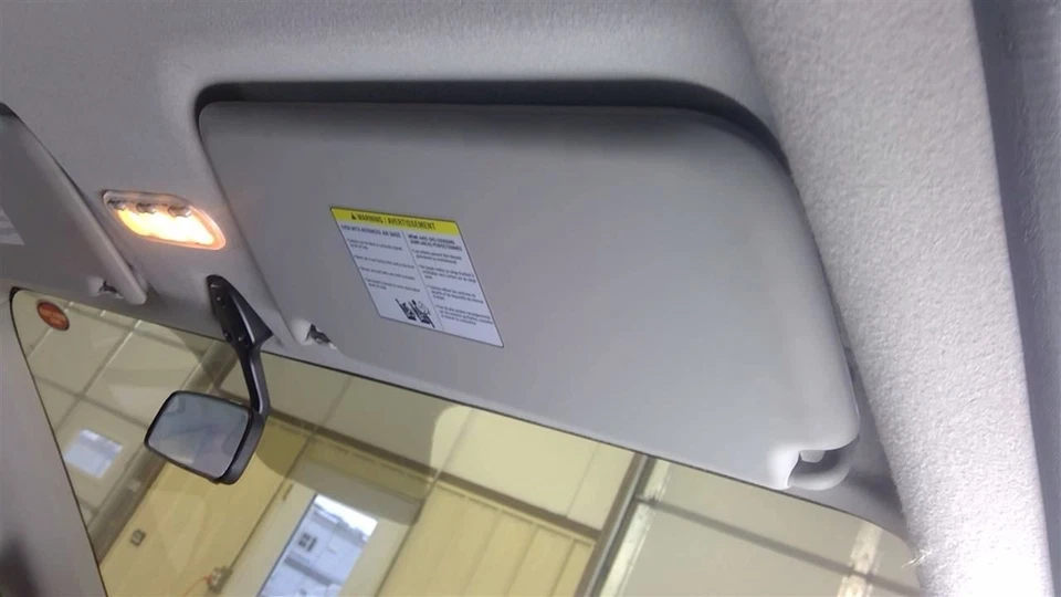 Nissan NV200 2013 R Sun Visor 96400-9SA0C 6438 Foto 1 de 4