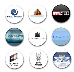 JUEGO 2 INSIGNIAS DE BOTÓN 1" 25MM X9 LOGOTIPOS DE ESTUDIO DE CINE - Imagen 1 de 1