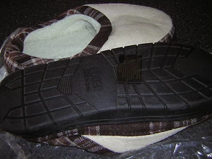 NIB New Women's Ivory Slippers House shoes -Size 5 6 S - Indoor Outdoor sole - Picture 1 of 4
