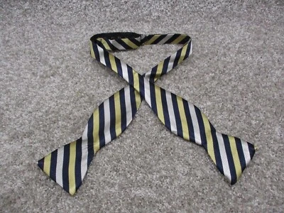 Pajarita de seda Bruno Piattelli vintage azul marino dorado plata usada en excelente estado Foto 1 de 3