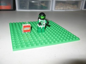 LEGO MINIFIGURE RETIRED SPACE POLICE 2  FROM 1991-1999