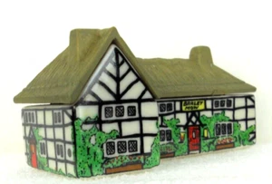Wade England "Whimsey On Why" Ser. 1 The Barley Mow Porcelain Miniature Building - Picture 1 of 8