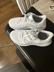 New Balance Fresh Foam Damenschuhe 11 Medium D weiß grau W860W13 - Bild 1 von 8