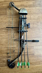 Mathews FX Set Up 28” 60-70# Sight Drop Rest Arrows Quiver Stabilizer FAST!! RH - Picture 1 of 10
