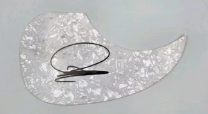 Dustin Lynch Signed Acoustic Pick Guard UG COA Country Star Thinking 'Bout You - Picture 1 of 2