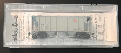 Kadee HO Milwaukee PS-2 Covered Hopper, #8211, Road #98925. NIB - Image 1 of 2