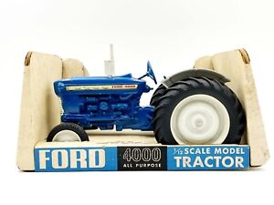 1/12 Ford 4000 Tractor in Bubble Box