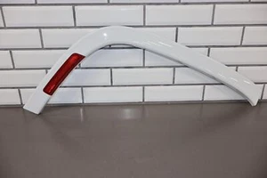 22-23 Jeep Grand Wagoneer Rear Right Quarter Moulding W/Marker Bright White PW7 - Picture 1 of 18