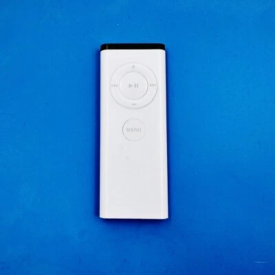 ORIGINAL APPLE  REMOTE CONTROL Model: A1156 - Image 1 of 2