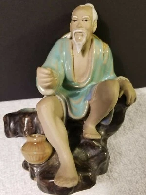 Antigua figura de porcelana de pescador de cerámica china de 5 1/2" Foto 1 de 4