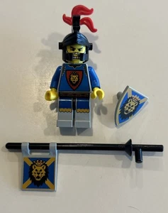 LEGO Castle Minifigure King Leo - Black Dragon Helmet / Red Plume / Shield - Picture 1 of 3