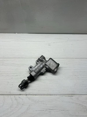 Cilindro maestro de freno trasero Suzuki RMZ250 2008 Foto 1 de 4