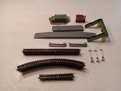 Lote De 30 Tren Diecast Vintage Escala N, Estrella Solitaria, Inglaterra, 18 Secciones De Vía Foto 1 de 4