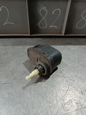 VW Golf 3 III Lwr Servomotore Regolazione Lunghezza Fari Faro 1H0941295 - Immagine 1 di 4