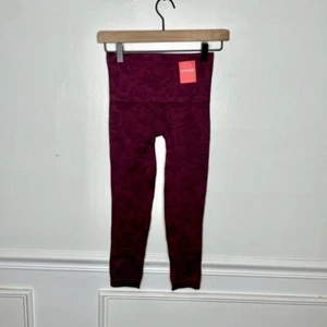 Spanx Look At Me Now Rose Garnet Cropped Leggings Womens S NWT - Picture 1 of 4