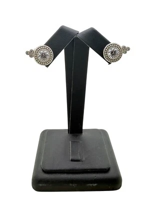 Pendientes Judith Ripka de plata de ley con diseño de punto redondo de circonita cúbica transparente Foto 1 de 4