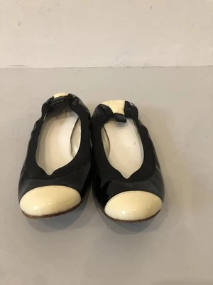 Sapatilhas de balé vintage chiques Chanel preto e creme - Imagem 1 de 3