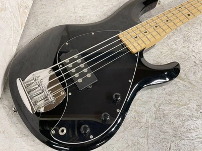 Diapasón de arce usado Sterling by Musicman RAY5 5 cuerdas negro con estuche blando Foto 1 de 4