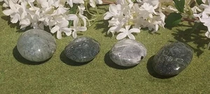 Piedra preciosa tallada prehnita piedra de palma ovalada (C2) - Imagen 1 de 3