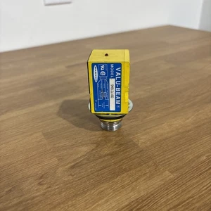Banner SM912LVQD Valu-beam Sensor - Picture 1 of 6