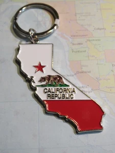 Cool Metal Key Chain ~ CALIFORNIA State Map & Flag Design with Star & Bear - Picture 1 of 3