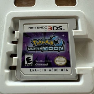 Pokémon Ultra Moon (Nintendo 3DS, 2017) Cartucho Juego Solo Auténtico Probado - Imagen 1 de 8