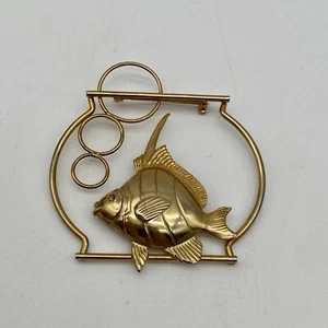 Vintage Gold Tone Unsigned Fish Bowl Bubbles Unique Brooch Pin - Picture 1 of 6