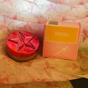 Cosméticos Jeffree Star - polvo de ajuste - plátano de color - tamaño completo nuevo en caja - Imagen 1 de 3