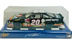 2002 Pontiac Grand Prix #20 Tony Stewart Peanuts Black Car NASCAR 1/24 - Picture 1 of 8