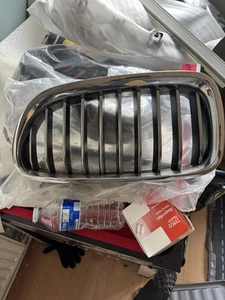 BMW 3-Series Msport Genuine Front Grill Set - Picture 1 of 3