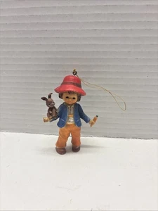 Decorazione natalizia vintage ragazzo con coniglietto coniglio e carota 1983 Bradford 7412 - Foto 1 di 5