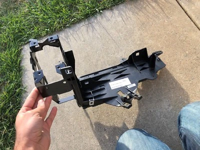 2011-2016 BMW F10 M5 528i 535i 535d 550i 550 535 headlight latch lock bracket LH - Image 1 of 3