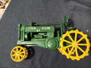 Vintage JOHN DEERE Farm Tractor With Green-Yellow Wheels - Picture 1 of 6