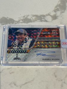 RUSSELL WILSON 2022 SPECTRA CHAMPION SIGNATURES On CARD AUTO ORANGE SSP# 1/6