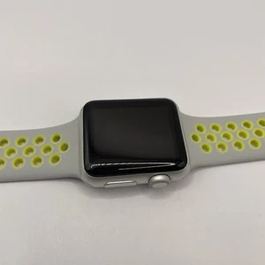 Apple Watch Series 1 Model A1802 Silver Aluminum 38mm For Parts Or Repair - Photo 1 sur 6