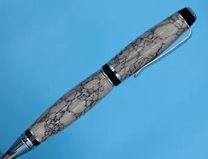 Popular bolígrafo clásico para cigarros en acabado cromado con piedra sintética gris - Imagen 1 de 13