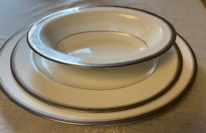 Royal Worcester Baroness 15-1/2” Platter - 13” Platter - Oval Vegetable - Picture 1 of 5