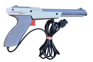 Nintendo NES Light Zapper Gun Gray OEM Official NES-005 Vintage READ - Picture 1 of 4