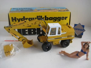 LIEBHERR A 912 BAGGER GREIFER & TIEFLÖFFEL MOBIL #2822.2 CONRAD 1:50 OVP - Picture 1 of 3