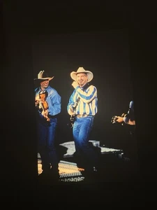Garth Brooks On Stage Photo Transparency Original 35mm Positive Slide Circa 90s - Bild 1 von 13