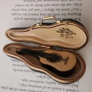 Caja Limoges Estuche para Guitarra Hecho en Francia Instrumentos Musicales Miniatura - Imagen 1 de 8