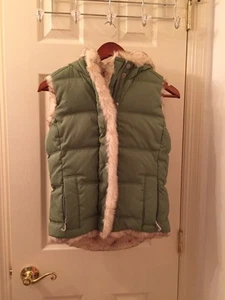 Chaleco reversible de invierno Juicy Couture al por menor $298 (piel sintética) acentos plateados nuevo sin etiquetas - Imagen 1 de 4