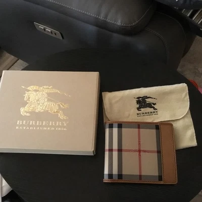 NWT Burberry Horse ferry Cavendish Men’s Wallet - Image 1 of 4