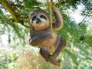 Large Climbing Sloth Garden Ornament Decoration - Sloth Lover Gift - Imagen 1 de 3