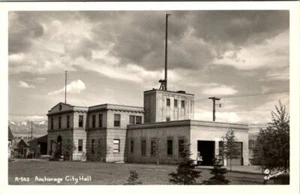 ANKERPLATZ, ALASKA - RATHAUS - ROBINSON ALTE ECHTFOTO POSTKARTE - Bild 1 von 2