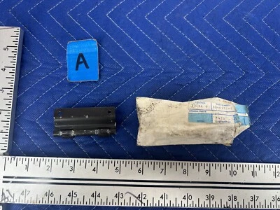 Volvo 740 760 1984-1989 sedán soporte de bisagra consola central 3548972-3 OEM #1520EM Foto 1 de 4