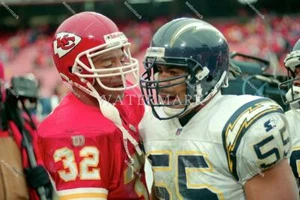 EO367 Junior Seau Chargers & Marcus Allen Post Game 8x10 11x14 16x20 Foto - Imagen 1 de 1